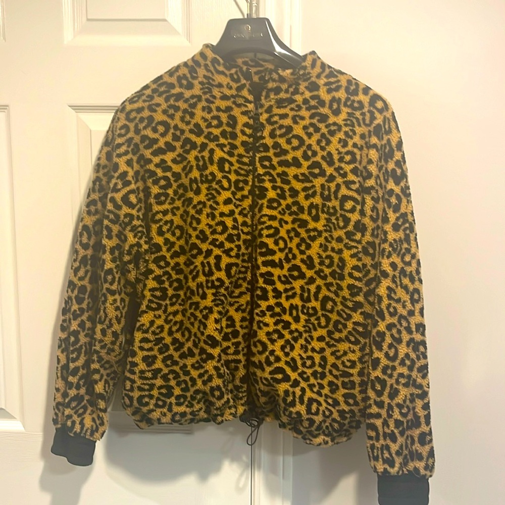 NWOT Koral teddy style coat. Size S